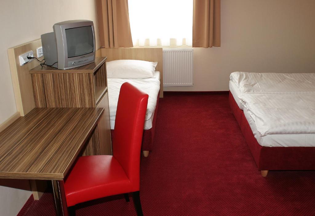 Hotel U Divadla Znojmo Δωμάτιο φωτογραφία